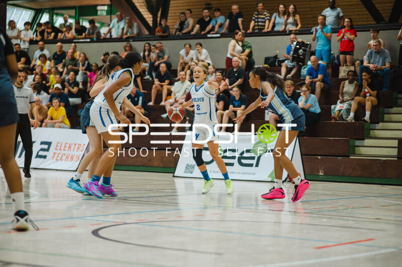 Spielszene beim Basketball in Stuttgart