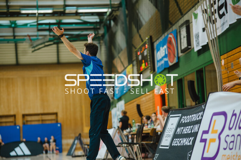 Basketballspieler beim Sprungwurf in Stuttgart