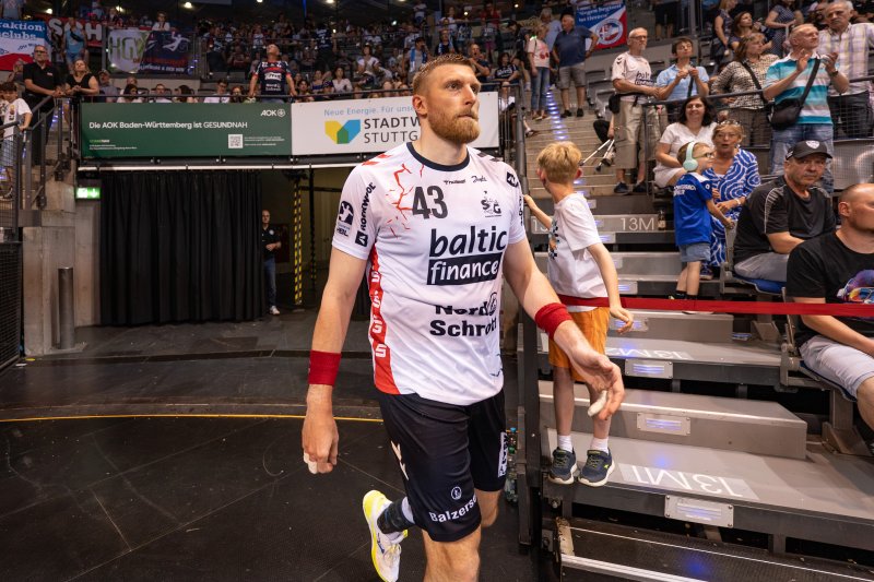 Patrick Volz (#43; SG Flensburg-Handewitt) betritt die Arena