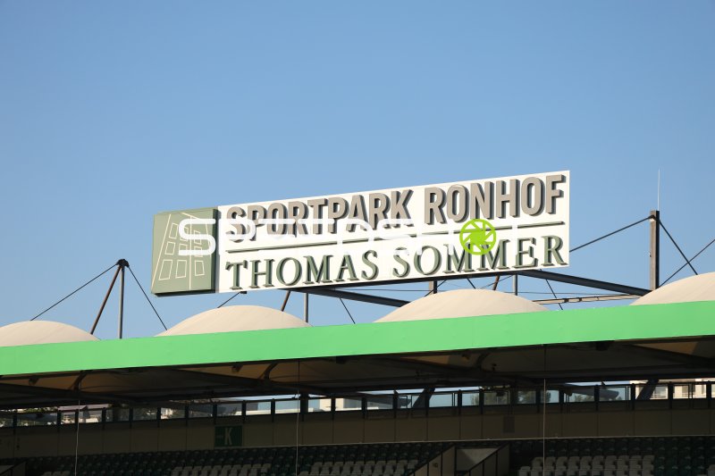 Stadionschild Sportpark Ronhof Thomas Sommer in Fürth