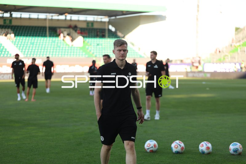 Jakob Golz (#1; Rot-Weiss Essen) beim Aufwärmen im Sportpark Ronhof