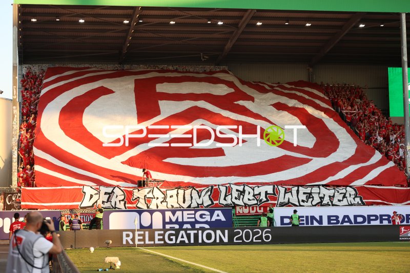 Rot-Weiss Essen Fans zeigen riesige Choreo zur Relegation 2026