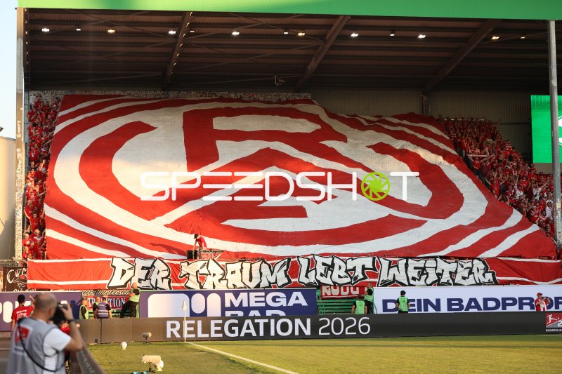 Rot-Weiss Essen Fans mit riesiger Choreo zur Relegation 2026