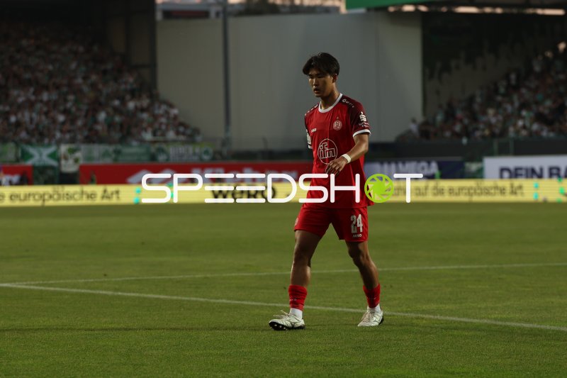 Kaito Mizuta (#24; Rot-Weiss Essen) im Spielgeschehen