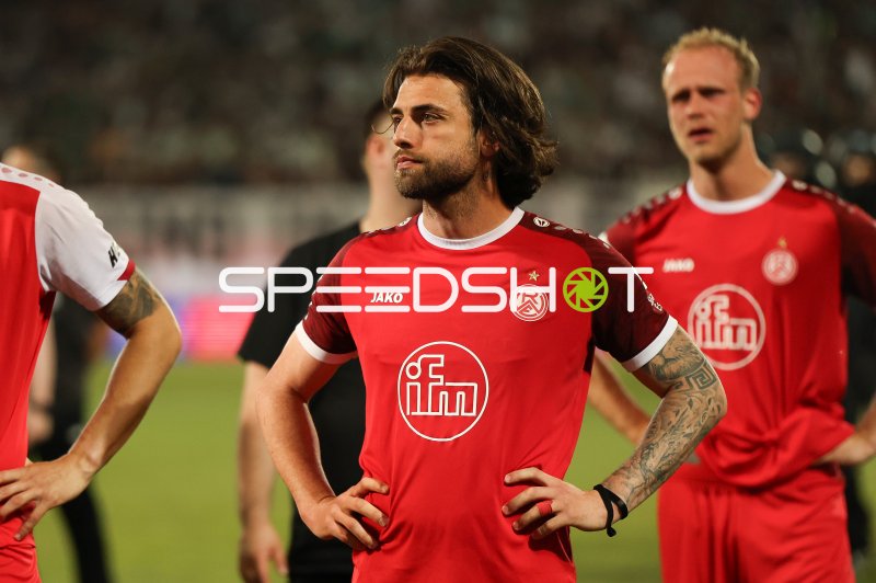 José Enrique Ríos Alonso (#23; Rot-Weiss Essen) nach dem Spiel