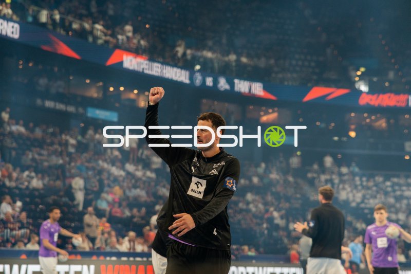 Domagoj Duvnjak (#4; THW Kiel) jubelt nach Torerfolg