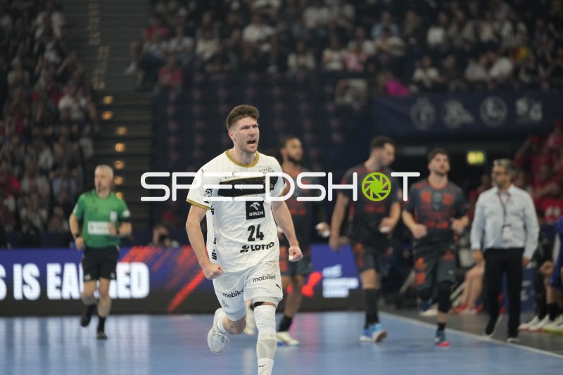 Lukas Zerbe (#24; THW Kiel) bejubelt Torerfolg