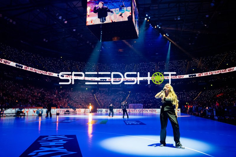 Eröffnungsshow mit Live-Auftritt in der Handball-Arena