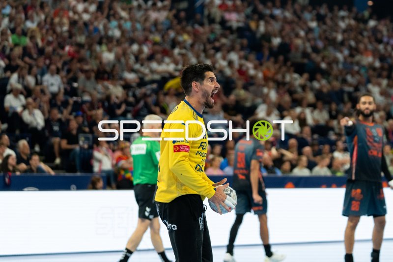 Montpellier HB Torwart jubelt emotional mit Ball in der Hand