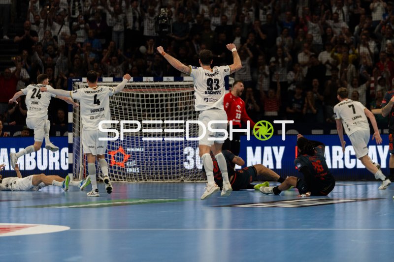 Veron Nacinovic (#93; THW Kiel) jubelt beim EHF Finals in Hamburg