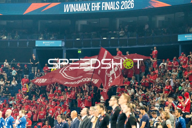 MT Melsungen Fans mit Riesenbanner bei EHF Finals 2026