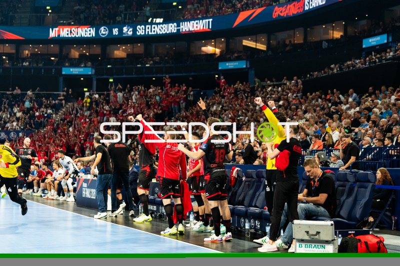 MT Melsungen jubelt beim EHF Finals 2025 gegen SG Flensburg-Handewitt