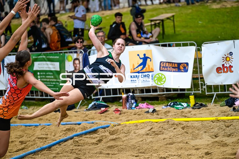 Wurfaktion beim Karacho Beach Cup – German BeachOpen