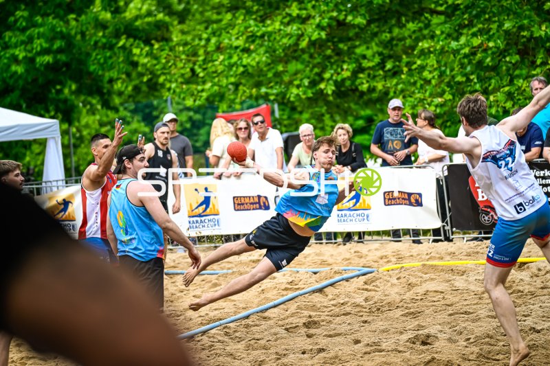 Spektakulärer Wurfversuch beim German BeachOpen Karacho Beach Cup