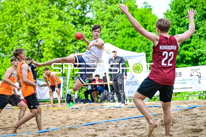 Wurfaktion beim Beach-Handball gegen Nordlichter #22