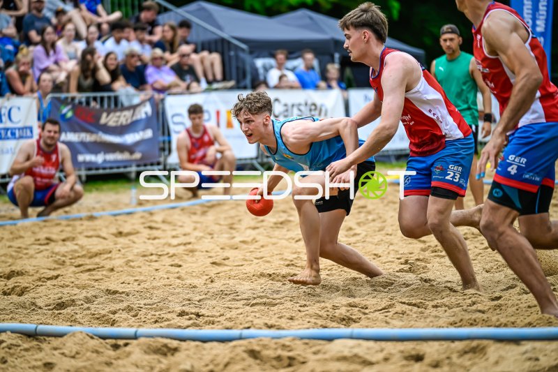 Zweikampf im Sand: Spanien gegen Deutschland beim Beach-Handball