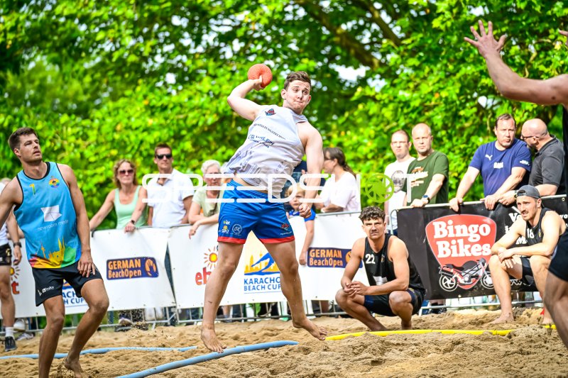 Wurf beim German BeachOpen – Karacho Beach Cup im Sand