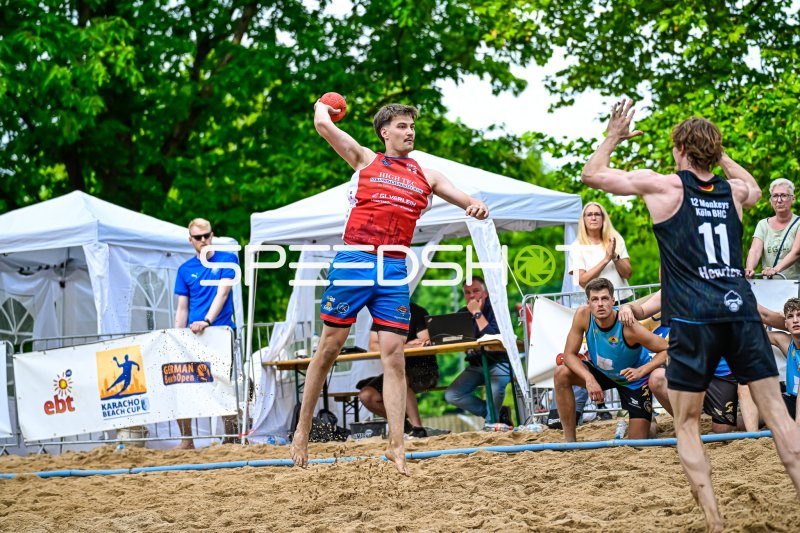 Wurf im Sprung beim Karacho Beach Cup / German BeachOpen
