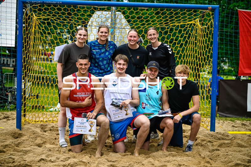 Klaudio Hranjec und Moritz Bausch erhalten Best Awards beim Beach-Handball-Turnier
