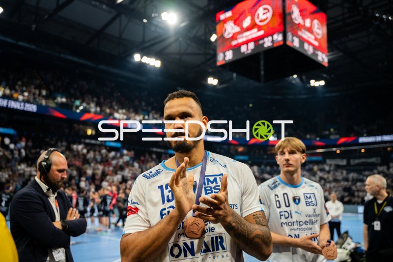 Rogério Moraes Ferreira (#13; Montpellier HB) und Noé Calbry (#60; Montpellier HB) bei der Siegerehrung