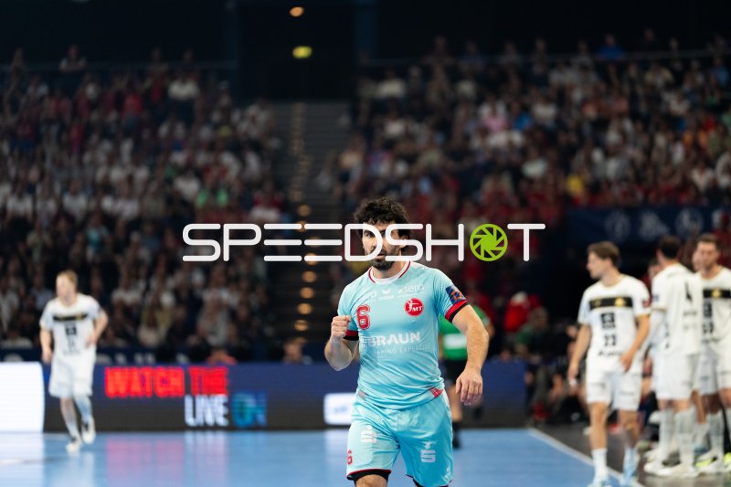 Erik Balenciaga (#6; MT Melsungen) beim Jubel im Spiel gegen THW Kiel