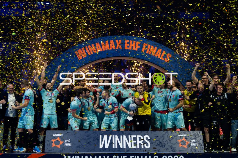 MT Melsungen gewinnt die Winamax EHF Finals – Siegerehrung mit Pokal