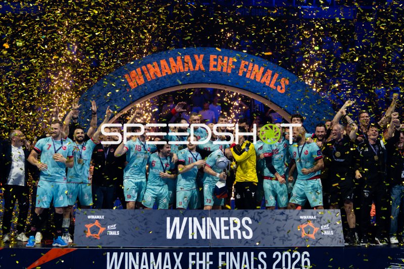 MT Melsungen gewinnt die Winamax EHF Finals 2026 – Siegerehrung mit Pokal