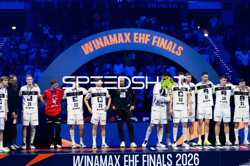 THW Kiel bei der Siegerehrung der Winamax EHF Finals 2026