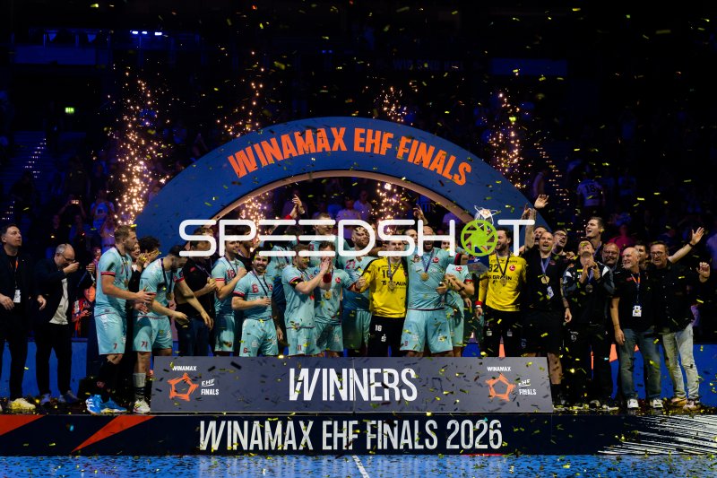 MT Melsungen gewinnt die Winamax EHF Finals 2026 – Siegerehrung mit Pokal
