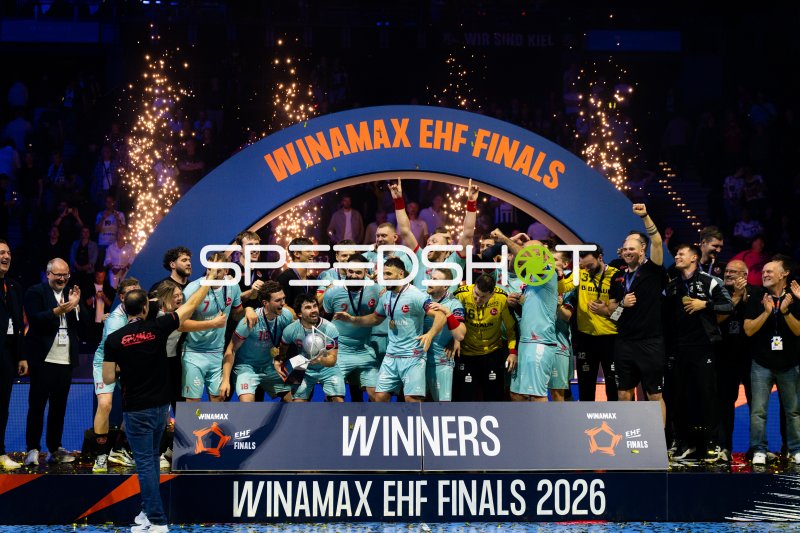 MT Melsungen gewinnt die Winamax EHF Finals 2026 – Siegerehrung mit Pokal
