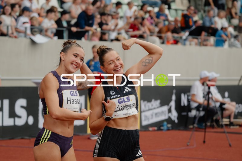 Gina Lückenkemper und Rebekka Haase jubeln beim Goldenen Oval