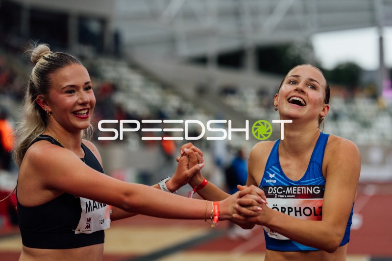 Maneck Hannah und Livia Dörpholz feiern beim DSC-Meeting in Dresden