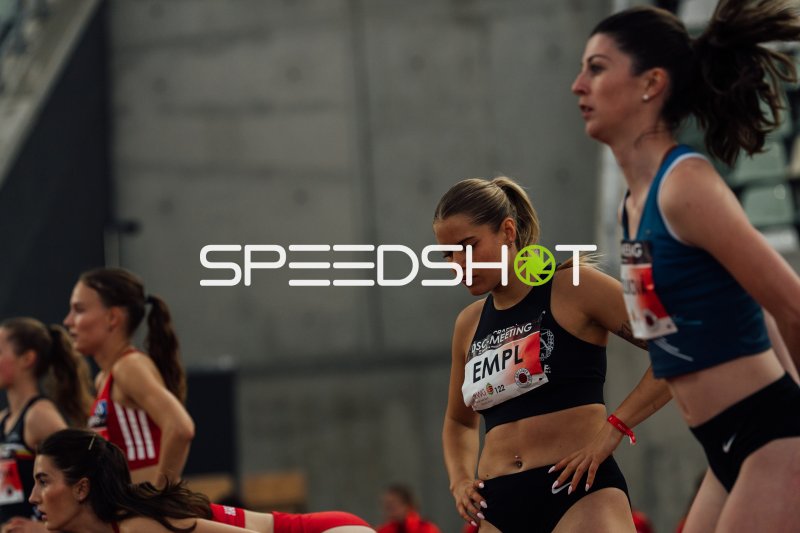 Athletin Empl Lilly (#122; DSC Meeting) beim Start im Heinz-Steyer-Stadion Dresden