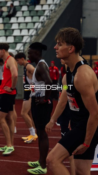 Leichtathleten beim Meeting in Dresden vor dem Start
