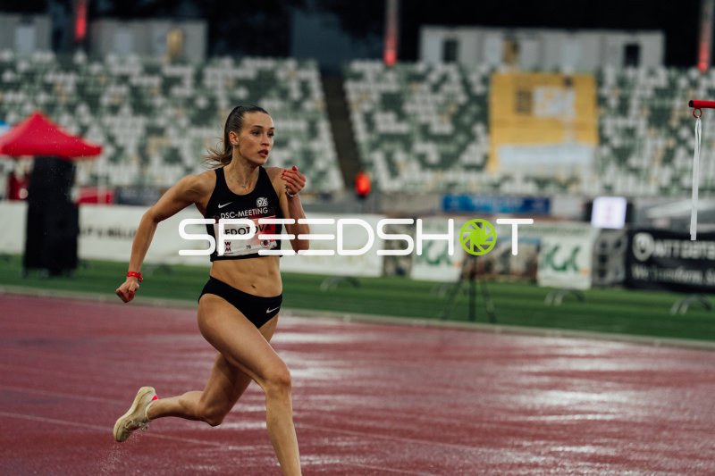 Fedotova (#78) beim Sprint im Heinz-Steyer-Stadion Dresden