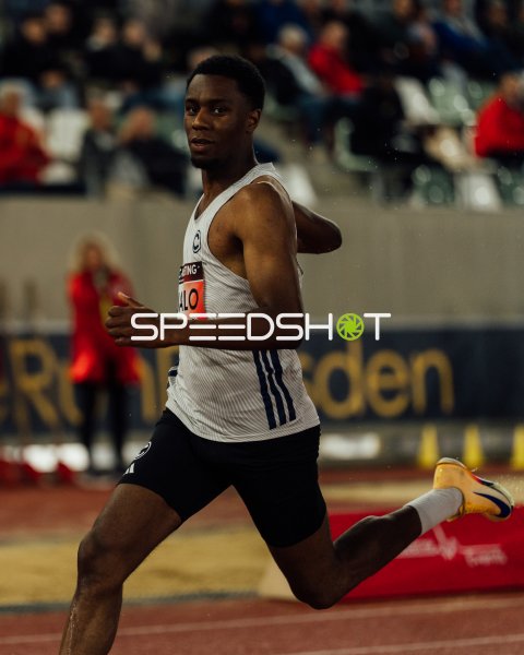 Läufer Djalo Corca Bela beim Sprint im Heinz-Steyer-Stadion Dresden