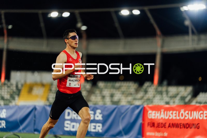 Machnow (#107) beim Lauf im Heinz-Steyer-Stadion Dresden