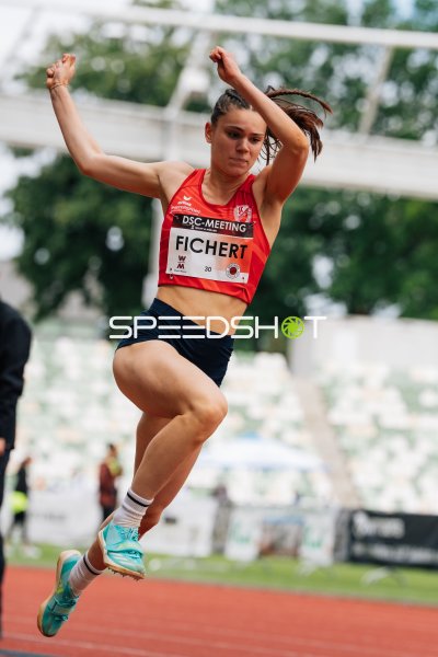 Fichert (#30) beim Weitsprung beim DSC-Meeting in Dresden