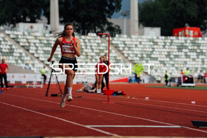 Schlosser (#261) beim Sprint im Heinz-Steyer-Stadion Dresden