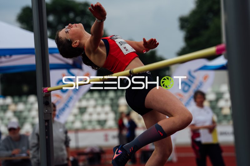 Athletin Steinbach Bita Helen beim Hochsprung im Heinz-Steyer-Stadion Dresden