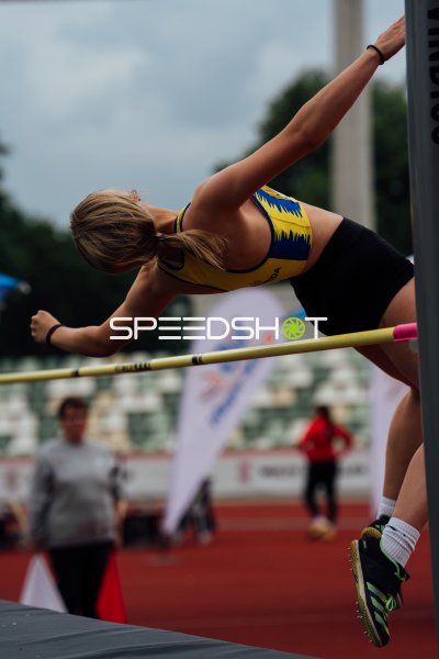 Hochspringerin Fuhrmann Mara beim Fosbury-Flop im Heinz-Steyer-Stadion Dresden