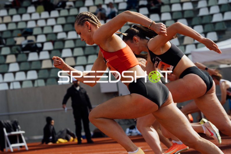 Sprintstart Hoffmann Helene und mehrere Athletinnen im Heinz-Steyer-Stadion Dresden