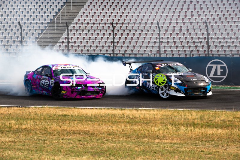 Tandem-Drift: Nissan S15 #42 und Nissan 350Z mit HKPower auf der Rennstrecke