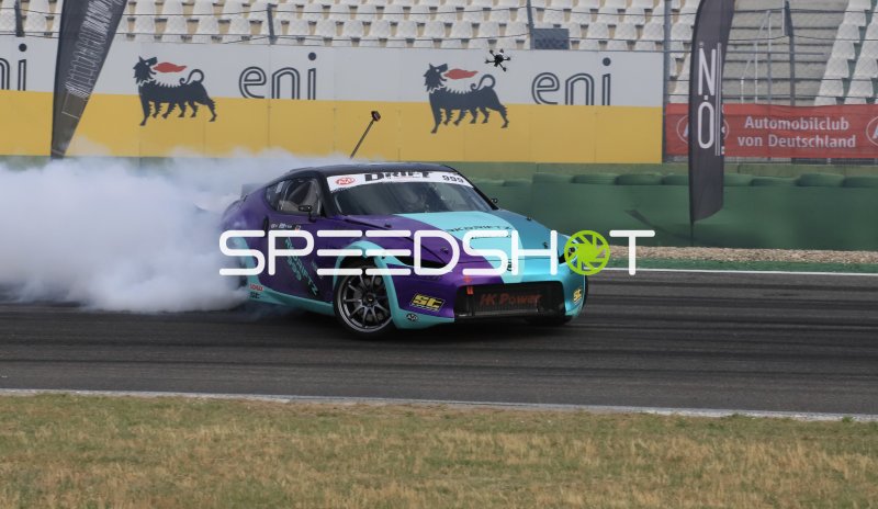 Nissan 370Z #999 von Rkdriftz beim Drift-Event auf der Rennstrecke
