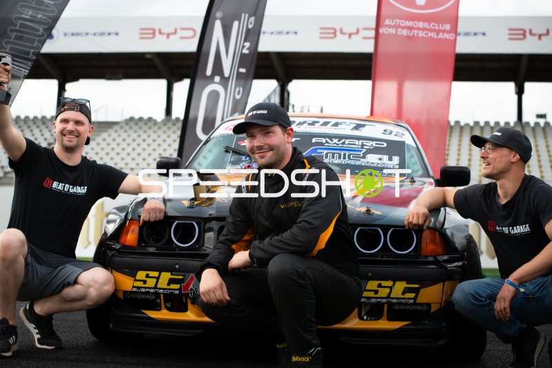 BMW E36 #92 von Fabien Schneider (Beat of Garage) mit Team