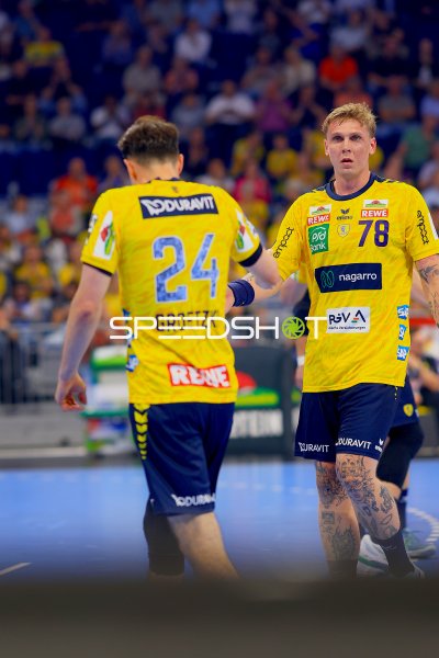 Edwin Aspenbäck (#78) und Patrick Groetzki (#24; Rhein Neckar Löwen) im Spiel