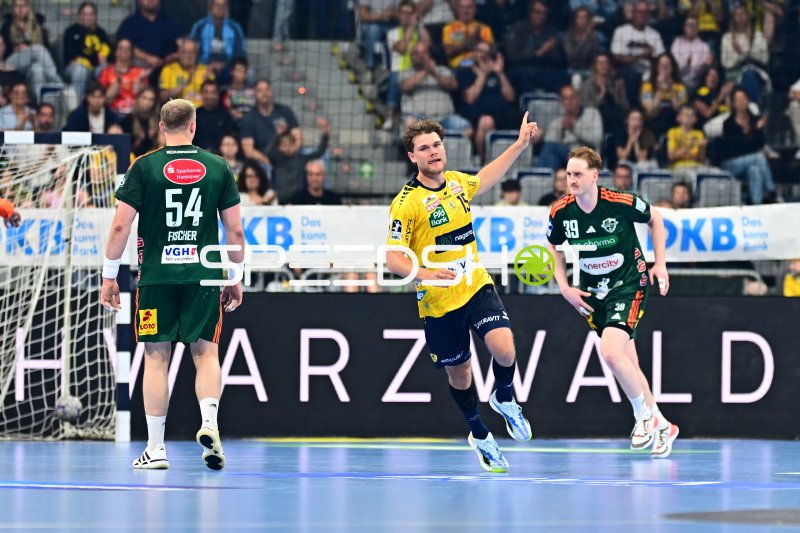David Möré (#15; Rhein Neckar Löwen) jubelt nach Torerfolg