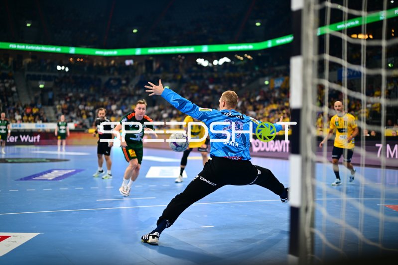 David Späth (#29; Rhein Neckar Löwen) pariert gegen TSV Hannover Burgdorf