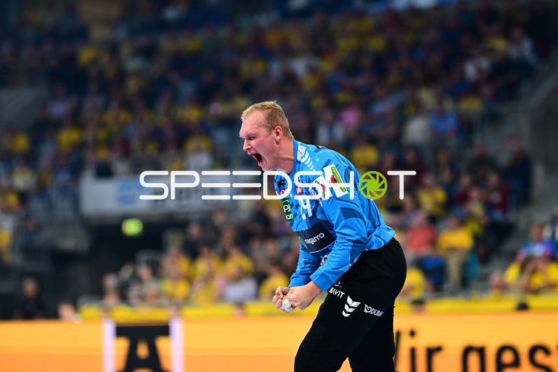 David Späth (#29; Rhein Neckar Löwen) jubelt emotional