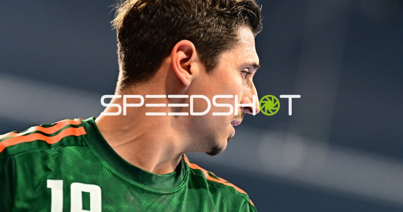 Renars Uscins (#10; TSV Hannover-Burgdorf) im Fokus